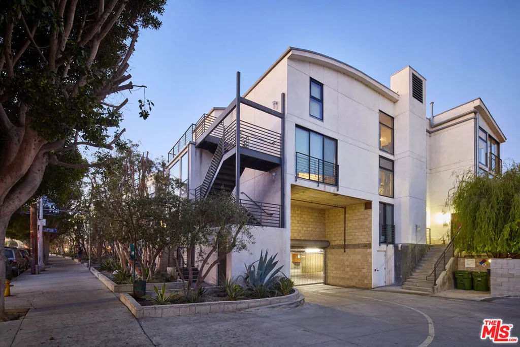 700 Main Street 15, Venice, California 90291 home-pic-4